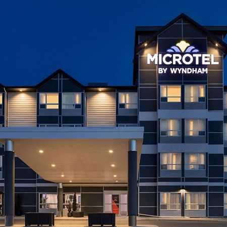Microtel Inn And Suites By Wyndham Weyburn Exterior foto