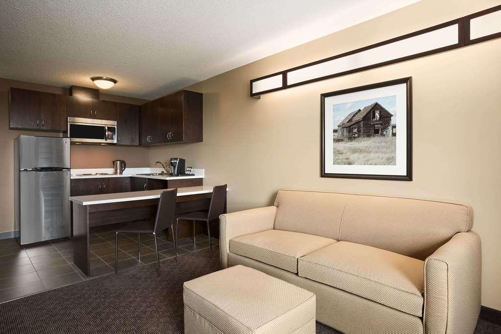 Microtel Inn And Suites By Wyndham Weyburn Quarto foto